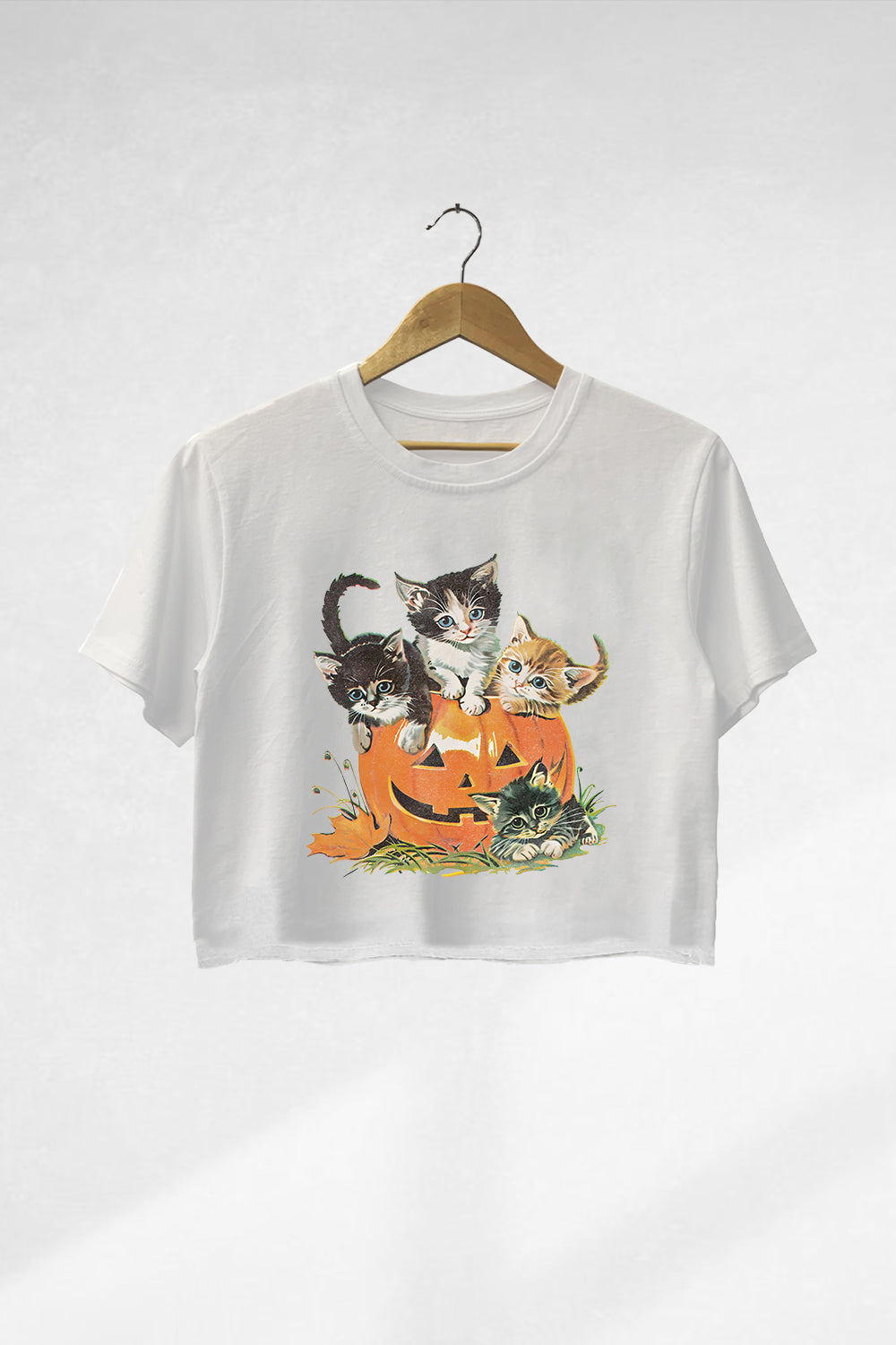 Vintage Cat Halloween Spooky Season Pumpkin Crop Tee For Women