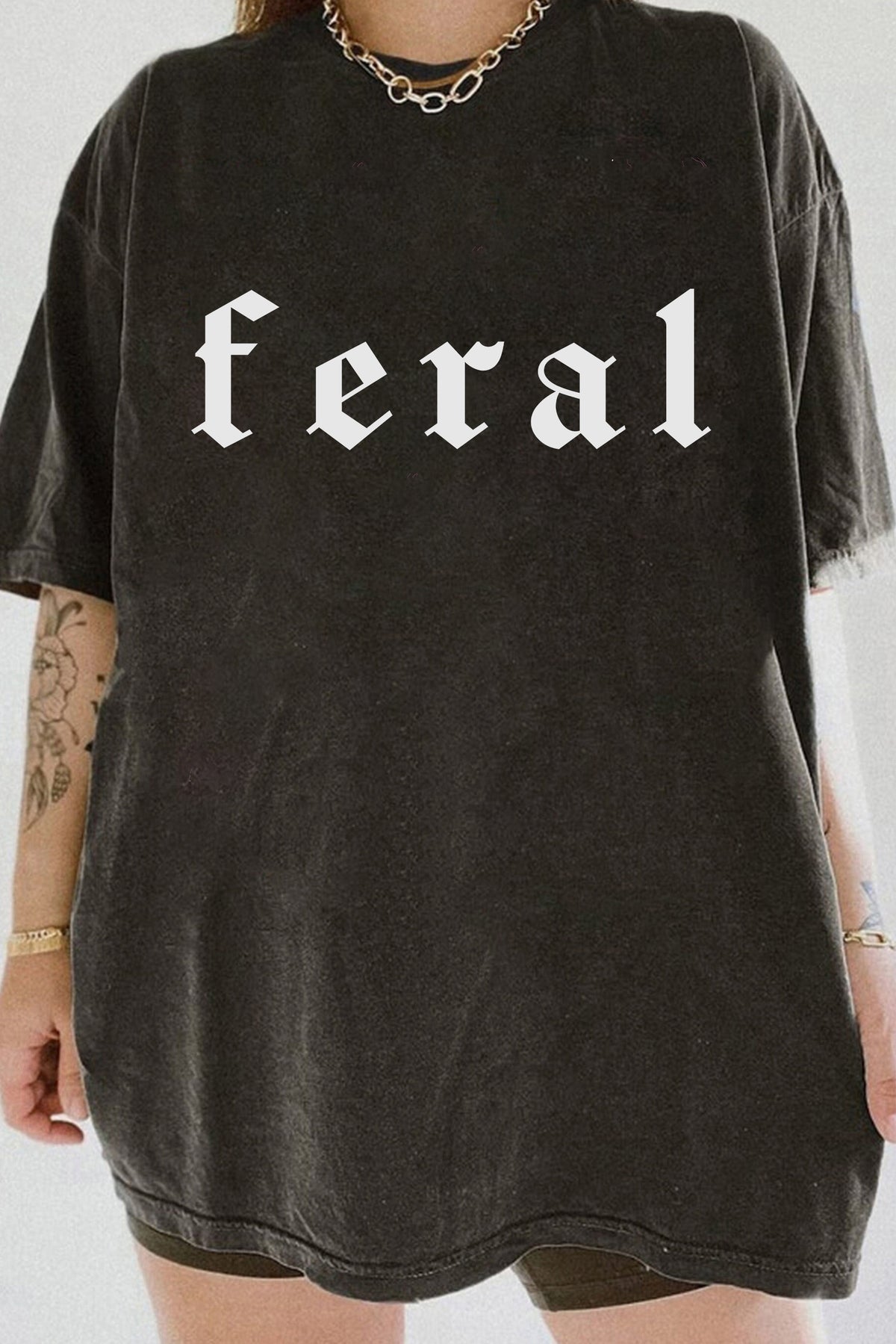 FERAL GOTHIC FONT TEE  FOR WOMEN